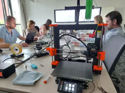 3D tisk a 3D modelování pro pokročilé a extra pokročilé, 16 x 60 minut, víkend 18. a 19. října 2025, Brno